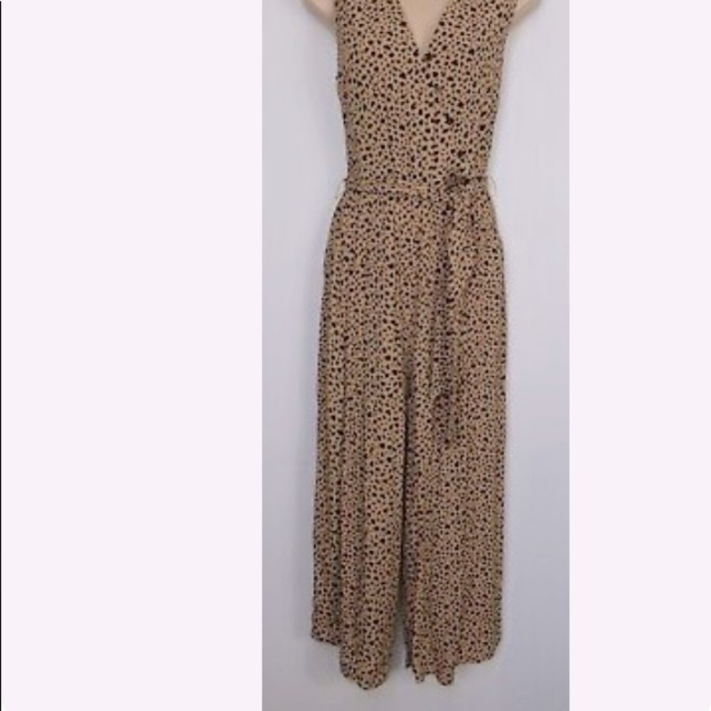 Women’s cropped animal print romper w/ tie waist. Biggest summer trend. Size 12